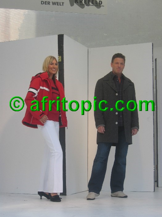 ../Images/Krefeld-Strssenmodenschau-2005 407.jpg